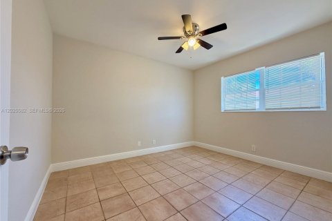 House in Dania Beach, Florida 3 bedrooms, 162.3 sq.m. № 2083986 - photo 30