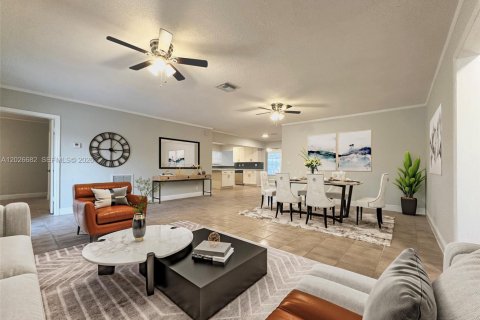 House in Dania Beach, Florida 3 bedrooms, 162.3 sq.m. № 2083986 - photo 9