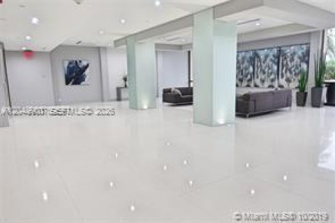 Condo in Aventura, Florida, 2 bedrooms № 2181426 - photo 2