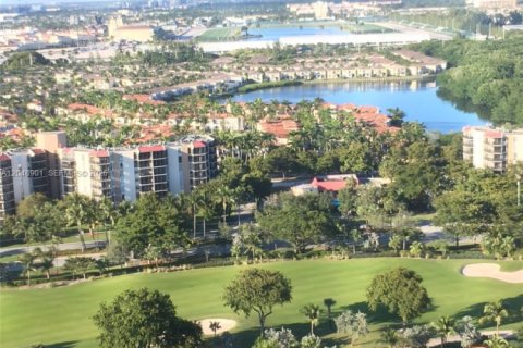 Condo in Aventura, Florida, 2 bedrooms № 2181426 - photo 3
