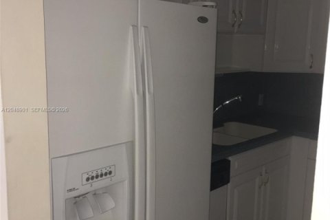 Condo in Aventura, Florida, 2 bedrooms № 2181426 - photo 8