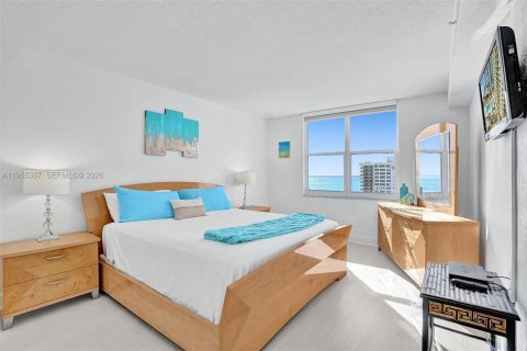 Condominio en alquiler en Hollywood, Florida, 1 dormitorio, 69.21 m2 № 2020856 - foto 15
