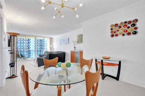 Condominio en alquiler en Hollywood, Florida, 1 dormitorio, 69.21 m2 № 2020856 - foto 10