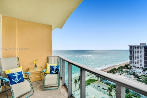 Condominio en Hollywood, Florida, 1 dormitorio  № 2020856