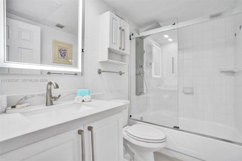 Condominio en alquiler en Hollywood, Florida, 1 dormitorio, 69.21 m2 № 2020856 - foto 12