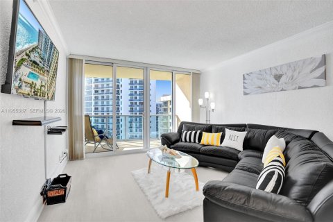 Condominio en alquiler en Hollywood, Florida, 1 dormitorio, 69.21 m2 № 2020856 - foto 7