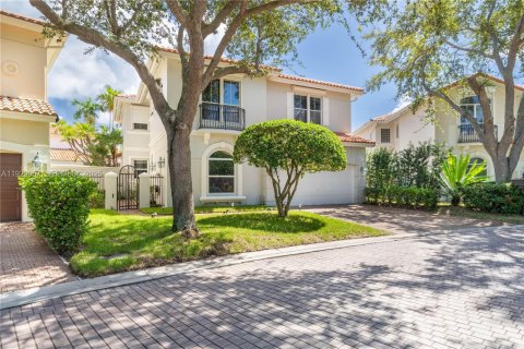 Casa en venta en Hollywood, Florida, 5 dormitorios, 267.74 m2 № 1982343 - foto 4