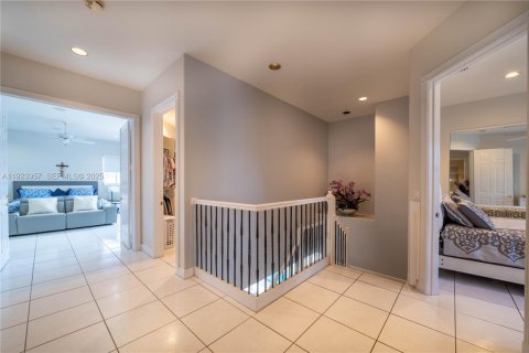 Casa en venta en Hollywood, Florida, 5 dormitorios, 267.74 m2 № 1982343 - foto 27