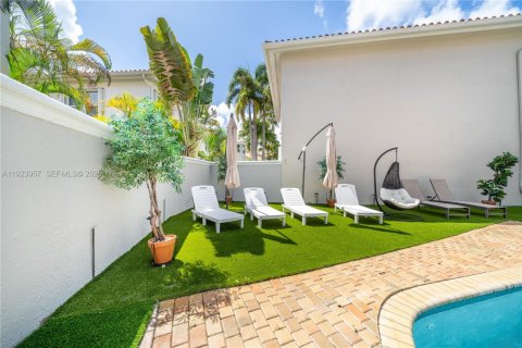 Casa en venta en Hollywood, Florida, 5 dormitorios, 267.74 m2 № 1982343 - foto 25