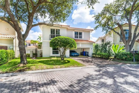 Casa en venta en Hollywood, Florida, 5 dormitorios, 267.74 m2 № 1982343 - foto 3