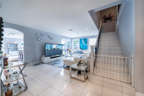 Casa en venta en Hollywood, Florida, 5 dormitorios, 267.74 m2 № 1982343 - foto 13