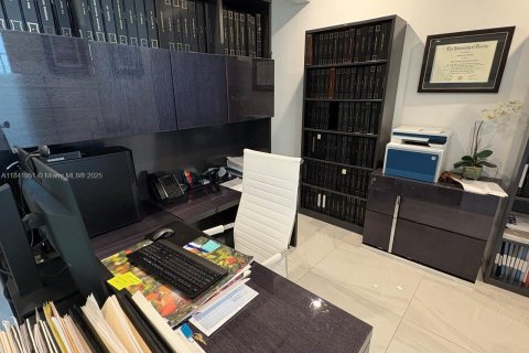 Propiedad comercial en venta en Coral Gables, Florida № 1842728 - foto 6