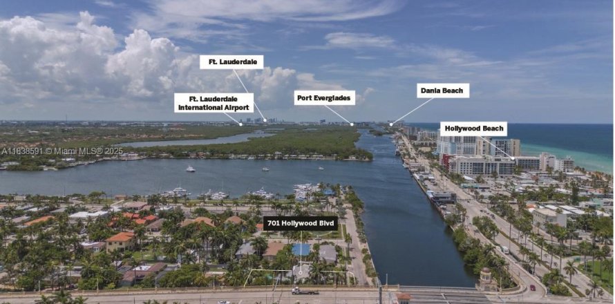 House in Hollywood, Florida 5 bedrooms, 262.08 sq.m. № 1874788