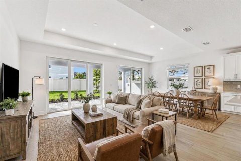 House in Sarasota, Florida 4 bedrooms, 264.86 sq.m. № 2391005 - photo 3