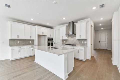 House in Sarasota, Florida 4 bedrooms, 264.86 sq.m. № 2391005 - photo 5