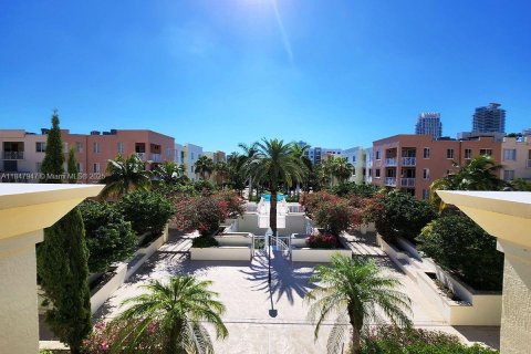 Condo in Miami Beach, Florida, 3 bedrooms  № 1889506 - photo 2