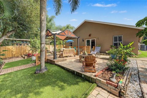Villa ou maison à vendre à Safety Harbor, Floride: 4 chambres, 196.12 m2 № 2435061 - photo 2