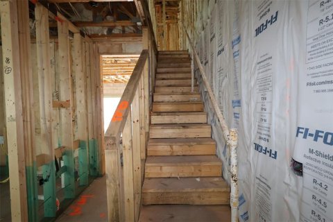 Townhouse in Saint Petersburg, Florida 3 bedrooms, 181.35 sq.m. № 1866397 - photo 7