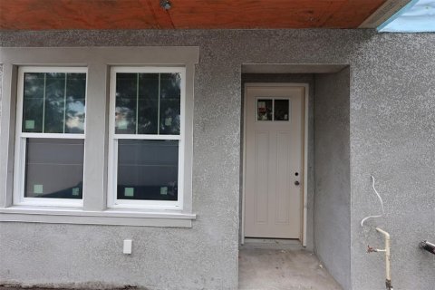 Townhouse in Saint Petersburg, Florida 3 bedrooms, 181.35 sq.m. № 1866397 - photo 6