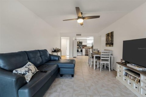 Condominio en venta en Punta Gorda, Florida, 2 dormitorios, 103.49 m2 № 1912556 - foto 4