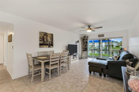 Condominio en venta en Punta Gorda, Florida, 2 dormitorios, 103.49 m2 № 1912556 - foto 9