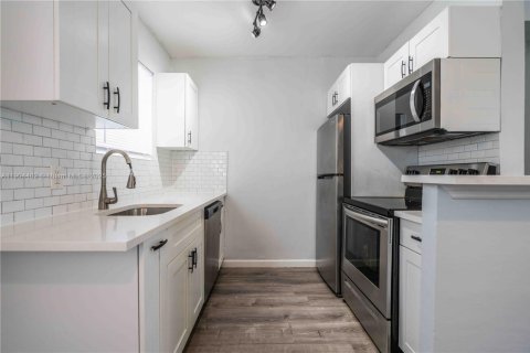 Appartement à louer à Miami Beach, Floride: 1 chambre, 91.97 m2 № 1955378 - photo 7