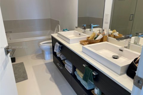 Купить кондоминиум в Майами, Флорида 2 спальни, 97.36м2, № 2079244 - фото 22