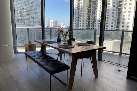 Купить кондоминиум в Майами, Флорида 2 спальни, 97.36м2, № 2079244 - фото 4