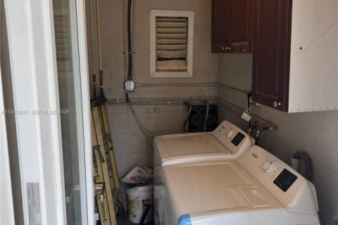 House in Fort Lauderdale, Florida 2 bedrooms, 74.32 sq.m. № 2002504 - photo 25