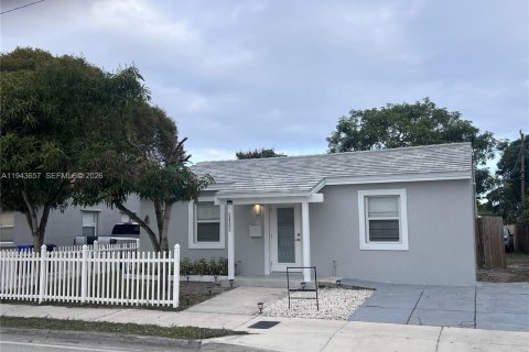 House in Fort Lauderdale, Florida 2 bedrooms, 74.32 sq.m. № 2002504