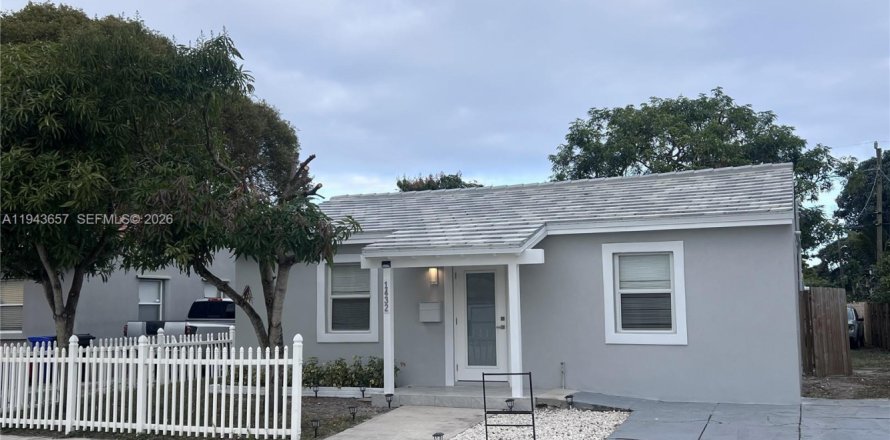 House in Fort Lauderdale, Florida 2 bedrooms, 74.32 sq.m. № 2002504