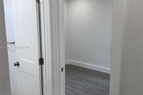 House in Fort Lauderdale, Florida 2 bedrooms, 74.32 sq.m. № 2002504 - photo 12