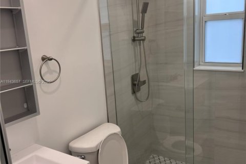 House in Fort Lauderdale, Florida 2 bedrooms, 74.32 sq.m. № 2002504 - photo 23