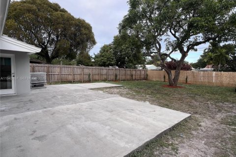 House in Fort Lauderdale, Florida 2 bedrooms, 74.32 sq.m. № 2002504 - photo 28