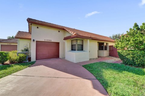 Villa ou maison à Pembroke Pines, Floride 3 chambres, 131.55 m2 № 2359691