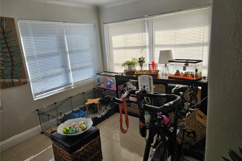 Propiedad comercial en venta en Miami, Florida, 318.56 m2 № 2076112 - foto 6