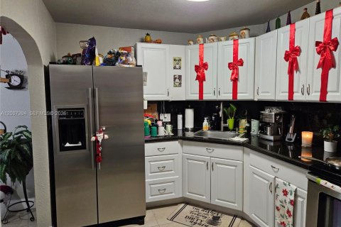 Propiedad comercial en venta en Miami, Florida, 318.56 m2 № 2076112 - foto 3