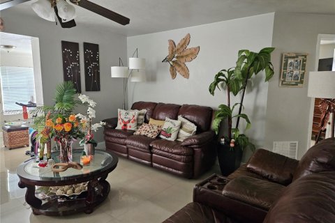 Propiedad comercial en venta en Miami, Florida, 318.56 m2 № 2076112 - foto 7