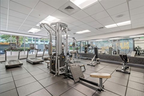 Condo in Miami, Florida, 1 bedroom  № 2064814 - photo 16