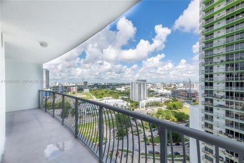 Condo in Miami, Florida, 1 bedroom  № 2064814 - photo 12