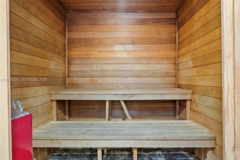 Condo in Miami, Florida, 1 bedroom  № 2064814 - photo 18