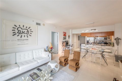 Condo in Miami, Florida, 1 bedroom  № 2064814 - photo 2