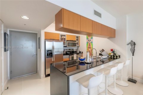 Condo in Miami, Florida, 1 bedroom  № 2064814 - photo 5