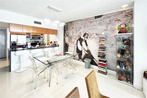 Condo in Miami, Florida, 1 bedroom  № 2064814 - photo 6