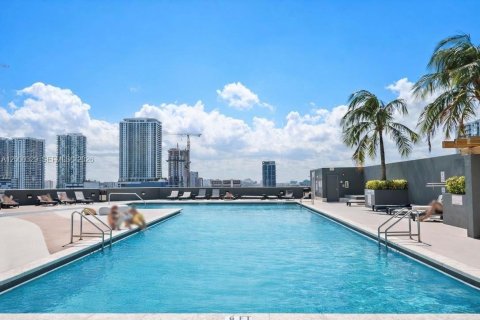 Condo in Miami, Florida, 1 bedroom  № 2064814 - photo 13