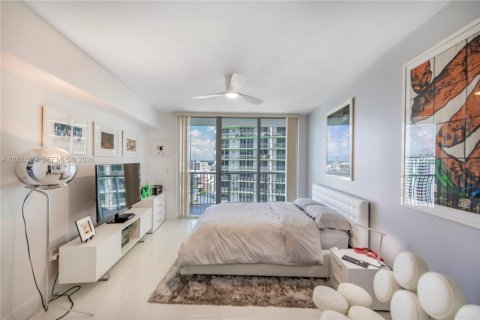 Condo in Miami, Florida, 1 bedroom  № 2064814 - photo 8