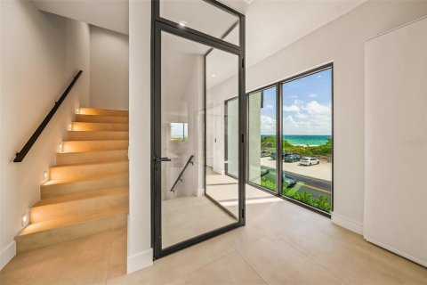 House in Bradenton Beach, Florida 6 bedrooms, 313.55 sq.m. № 2093805 - photo 15