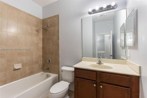 Touwnhouse à louer à Miami, Floride: 4 chambres, 214.79 m2 № 2351291 - photo 19