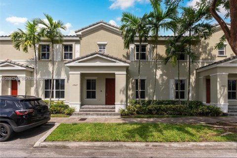 Touwnhouse à Miami, Floride 4 chambres, 214.79 m2 № 2351291