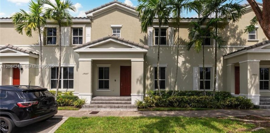 Touwnhouse à Miami, Floride 4 chambres, 214.79 m2 № 2351291